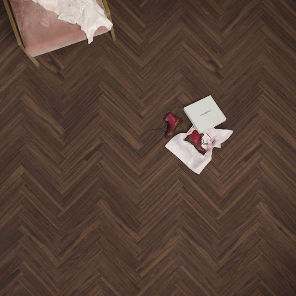 Laminuotos Grindys Eglutė Chateau – Walnut Brown - Kiliminesplyteles.lt