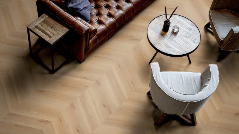 LVT Vinilinės grindys PERFORM Oak Rotterdam Chevron - Kiliminesplyteles.lt